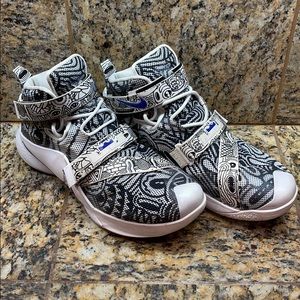 Nike Lebrun Soldier 9 Freegums